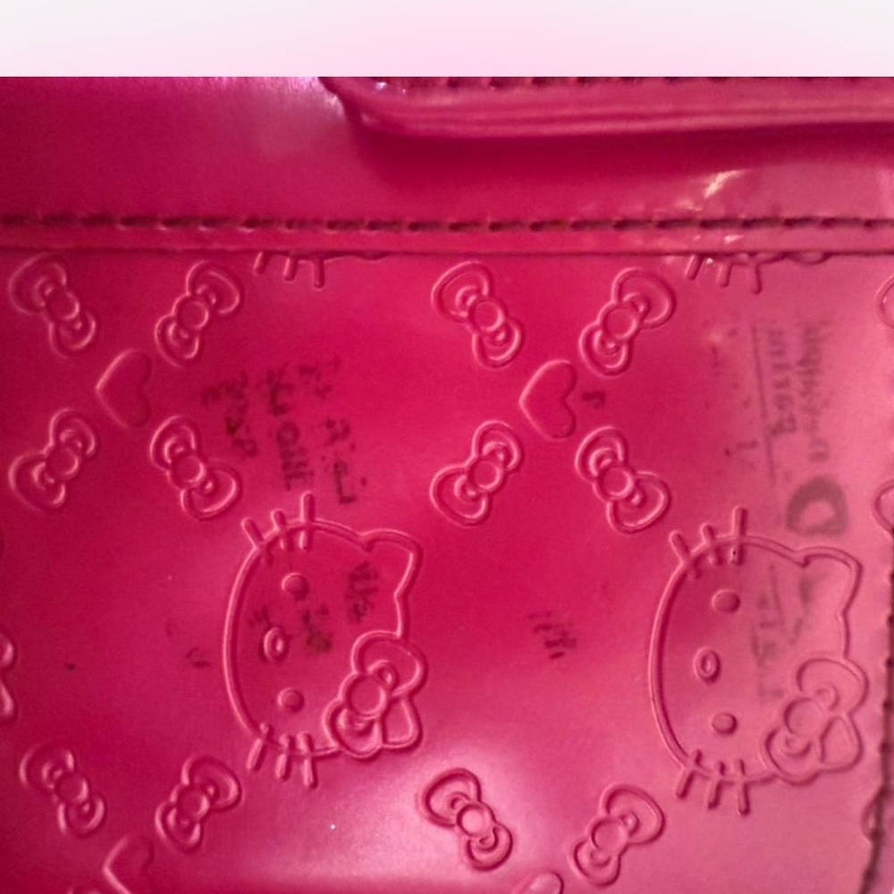 Hello Kitty Fuchsia Embossed Wallet - Picture 4 of 5